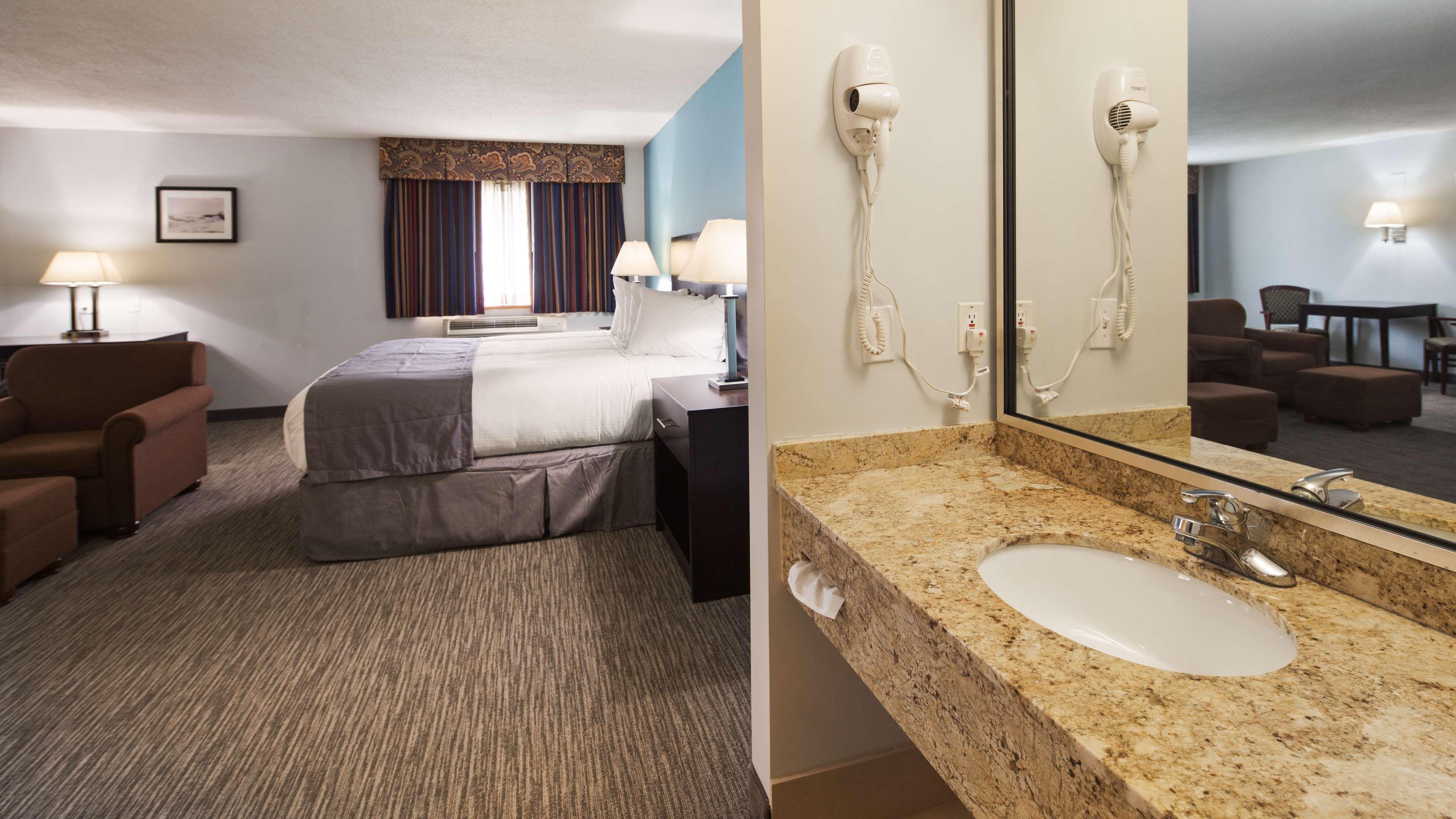 BEST WESTERN NEW BALTIMORE INN ::: WEST COXSACKIE, NY ::: COMPARE 